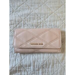 Michael Kors Jet Set Travel LG Trifold Quilted Soft Vegan Leather Wallet Pink